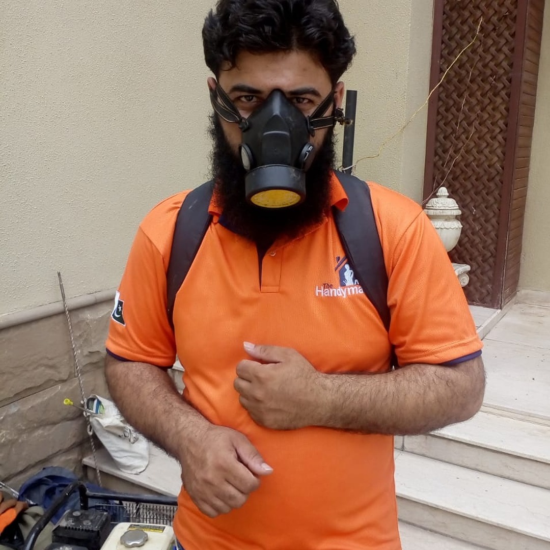 Paint Supervisor failing protective face mask